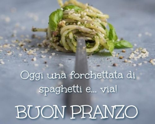 Oggi una forchettata di spaghetti e... via! Buon pranzo