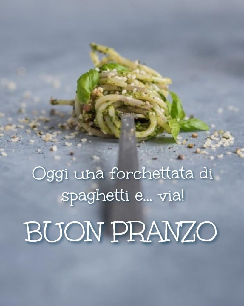 Oggi una forchettata di spaghetti e... via! Buon pranzo